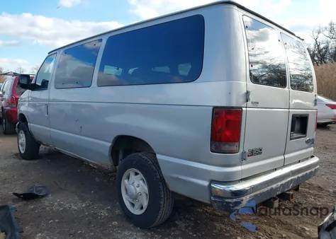 2004 Ford E-350 Super Duty Chateau/Xl/Xlt z USA, uszkodzony, nr VIN 1FMNE31L74HA09119